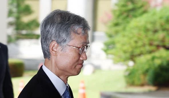 조희대, 재제청 거부에 여 "사법 쿠데타"…야 "헌법 따른 당연한 결정"