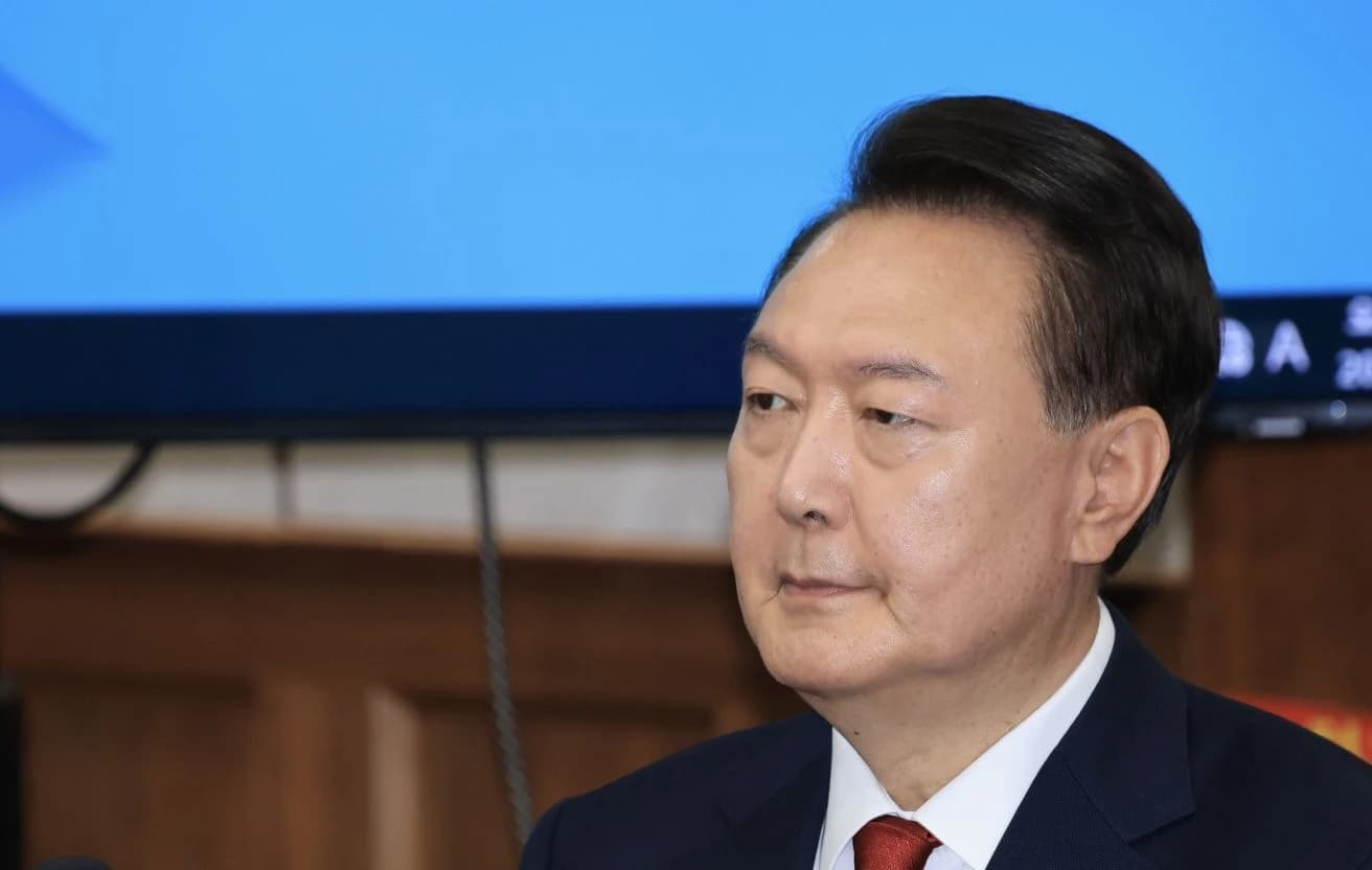 검찰, 尹 '김건희 명품가방 수수' 기소…선거법위반은 불기소