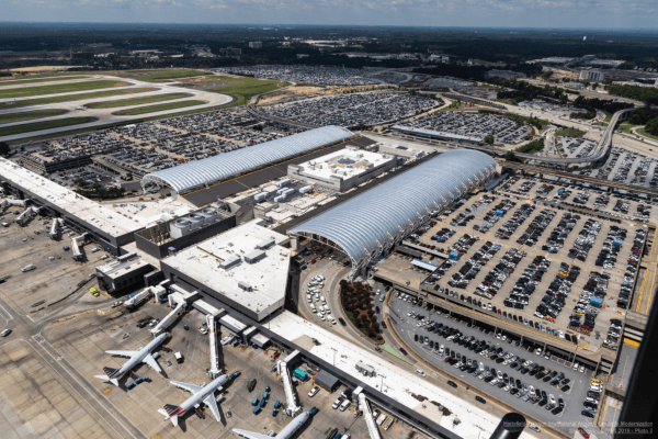 전 세계 붐비는 공항, 스마트 기술과 인프라로 여행 효율 높인다
