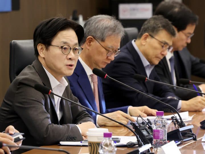 정부, 유가 급등에 비축유 방출 준비… 가격 안정화 총력