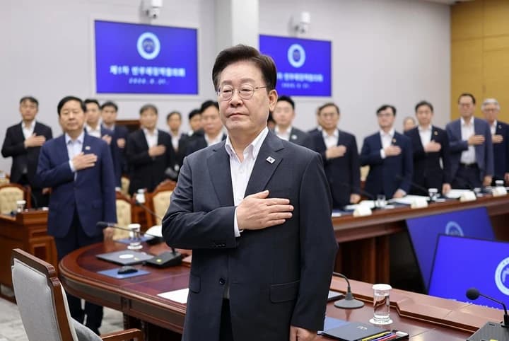 이 대통령 "청렴도 31위 부끄러운 일…반부패 원칙 예외 없다