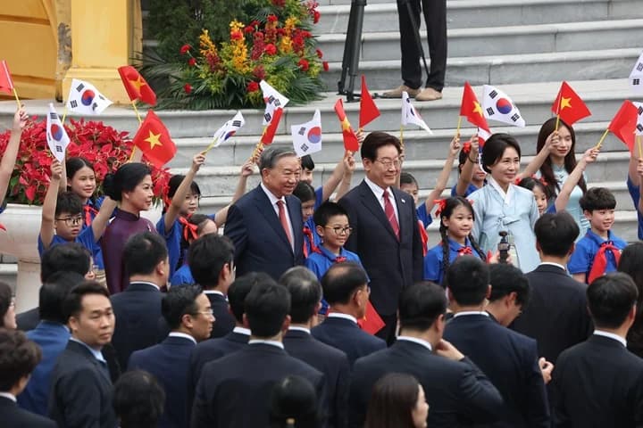 한·베 2030년 교역 1500억 불 목표, 철도차량 수출 계약 체결