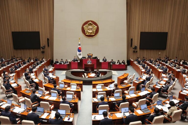 김민석 국무총리, 예산결산특별위원회 전체 회의 출석… 인사말과 회의 참관