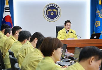이재명 대통령, 외교의 새로운 패러다임 강조... "국민 전체 이익 우선"