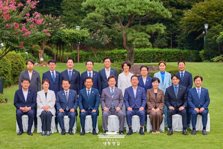 민주당 신임 지도부와 함께한 이재명의 만찬