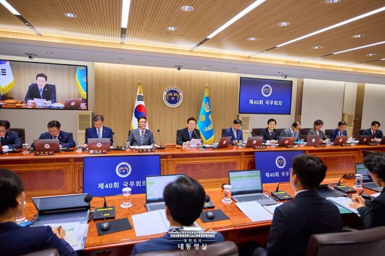 국정 운영 동력 확보 난항... 이재명 대통령, 국무회의로 돌파구 모색
