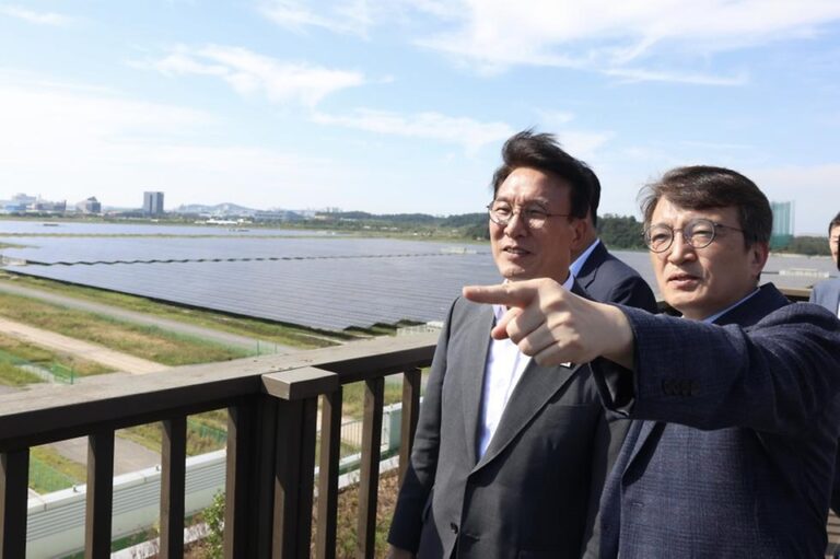 새만금 육상태양광, 전력 공급 불안정 문제 해결 위한 현장 점검 나선다