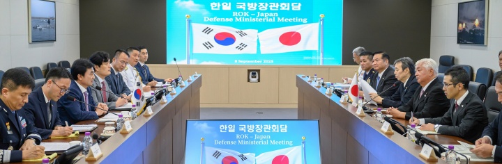 10년 만의 한일 국방장관 회담, 북한 핵·미사일 위협 대응 '한미일 공조' 강화 필요성 부각