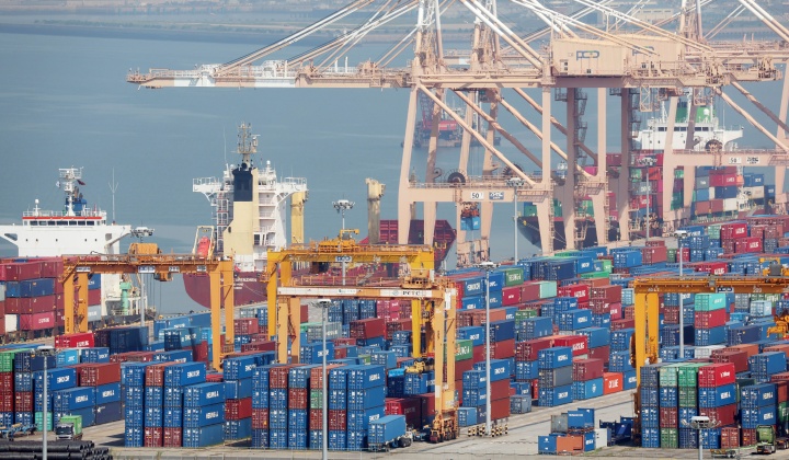 한국 경제, IMF 예상 상회…성장률 0.9%로 상향 조정, 내년 1.8% 전망